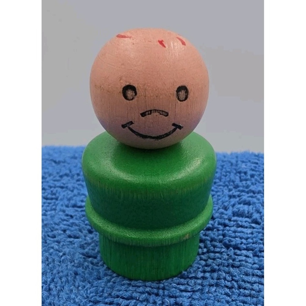 Fisher Price #923/930 Boy 1970s Little People Wood Green Raised Belt School